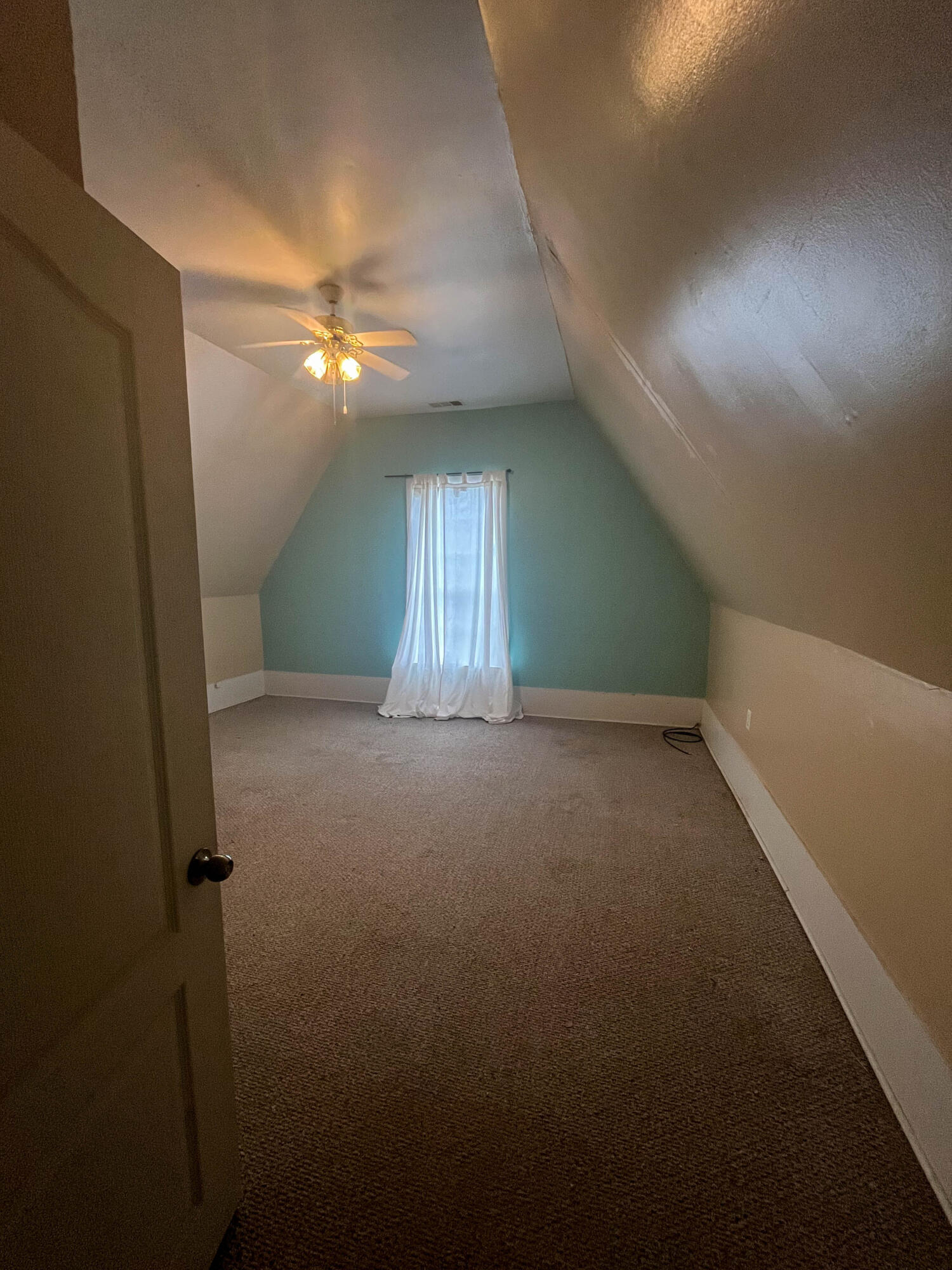 695 Summit Avenue Property Photo 45