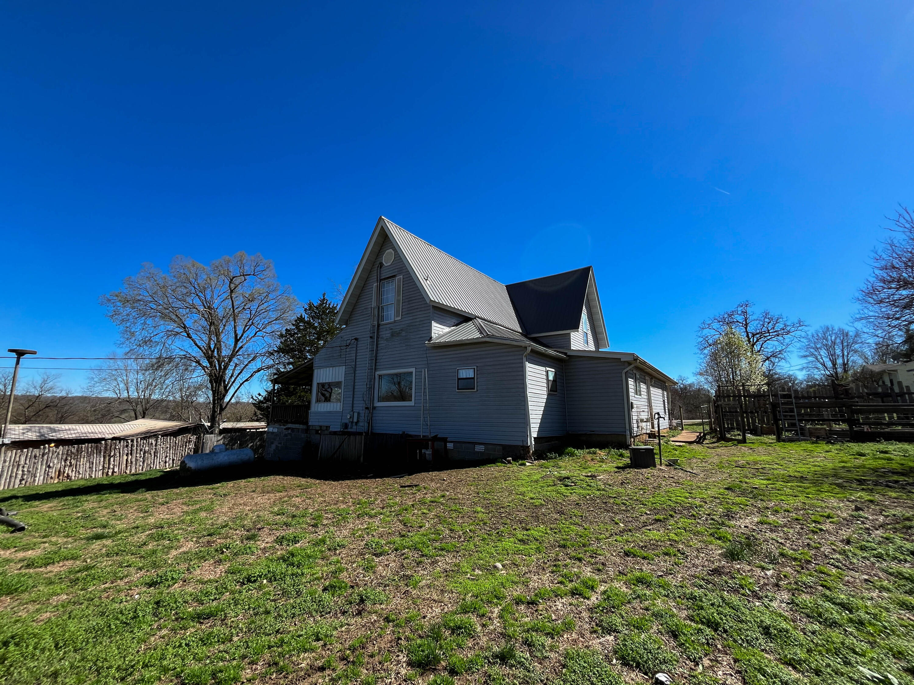 695 Summit Avenue Property Photo 49