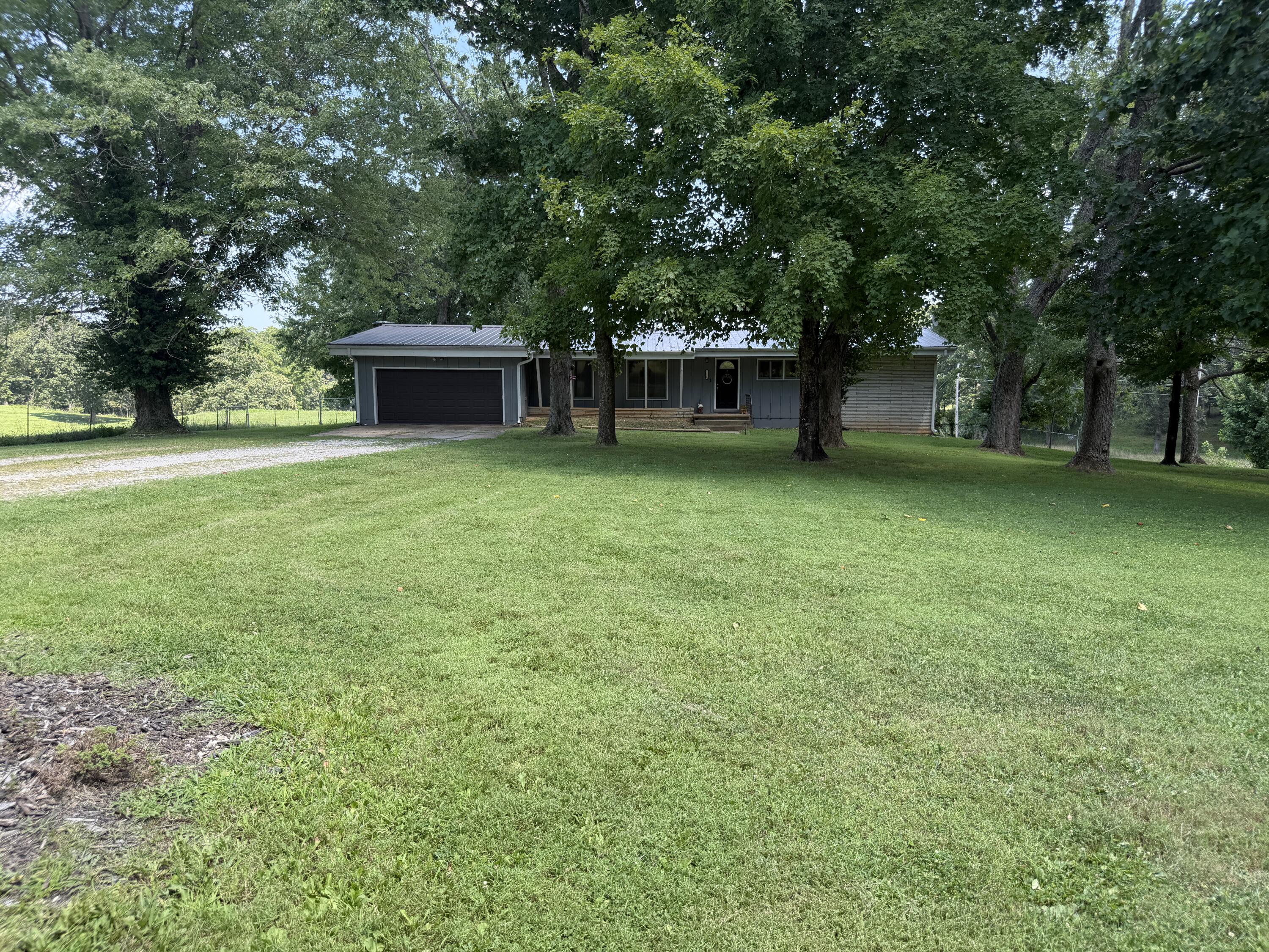 1112 North Walnut Street Property Photo 2