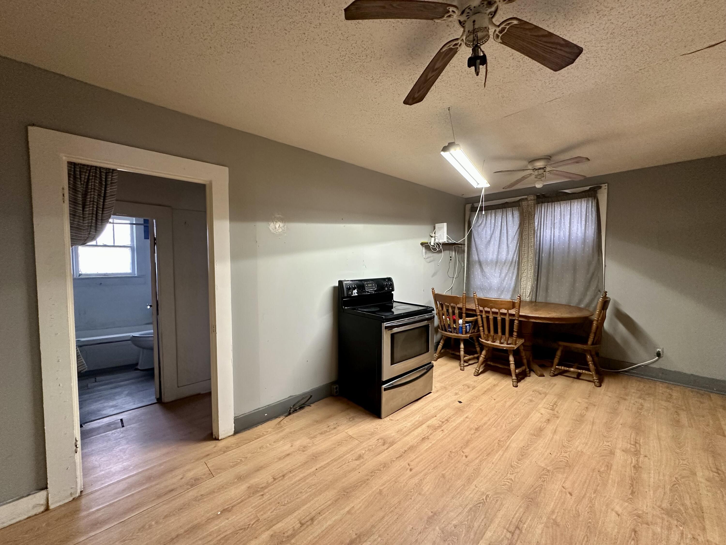 408 Walnut Street Property Photo 5