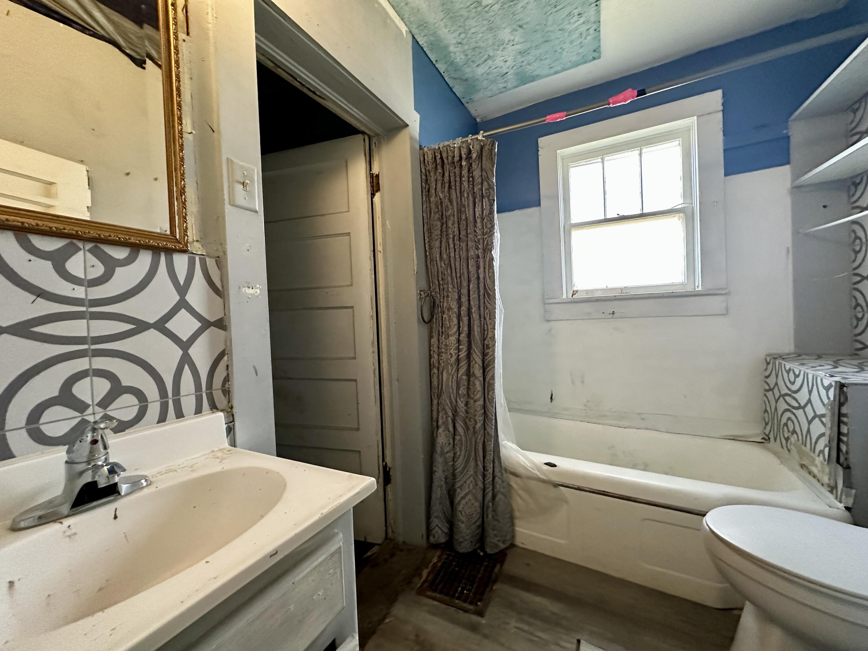 408 Walnut Street Property Photo 7