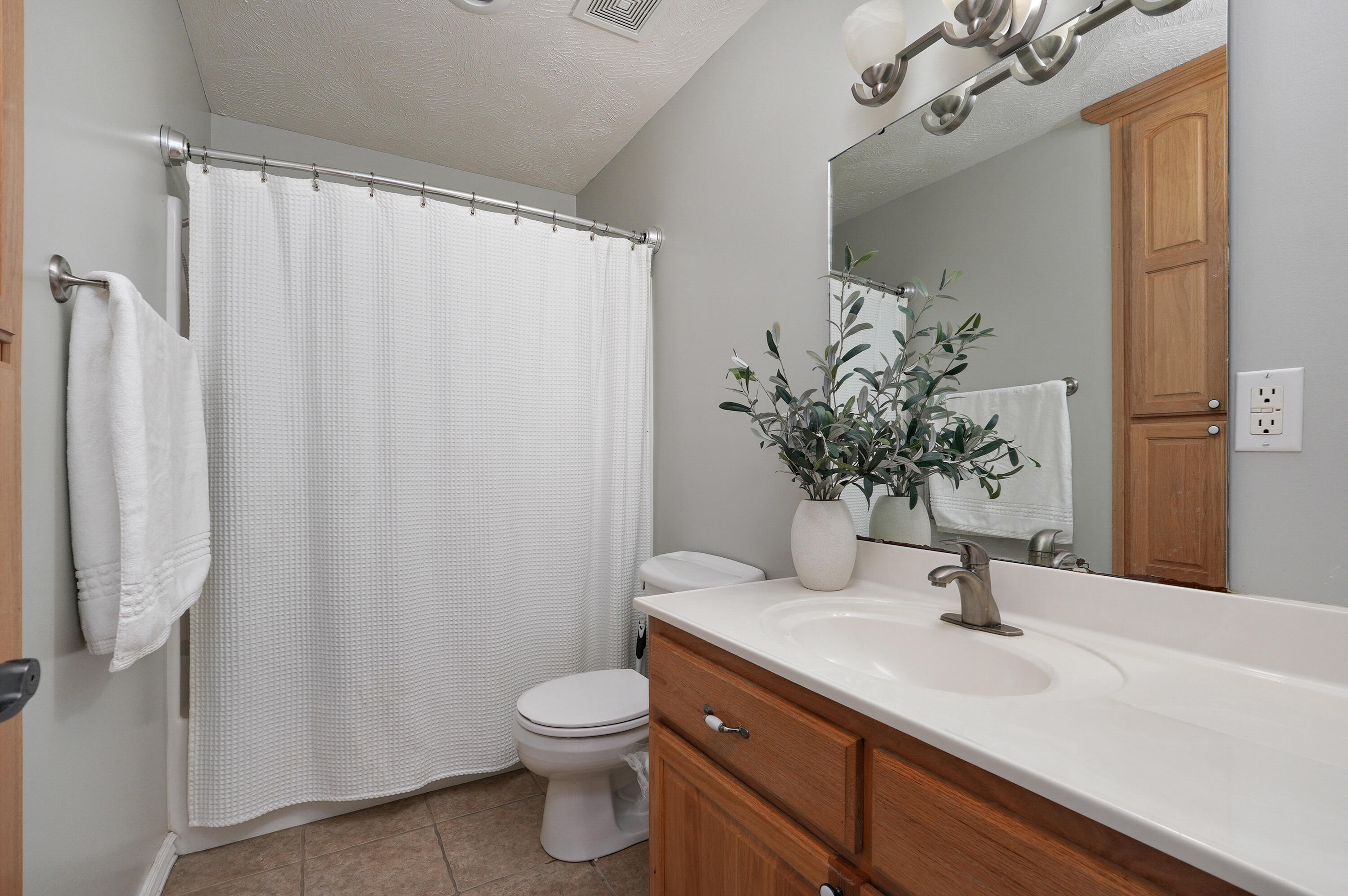 171 Ridgefield Court Property Photo 23