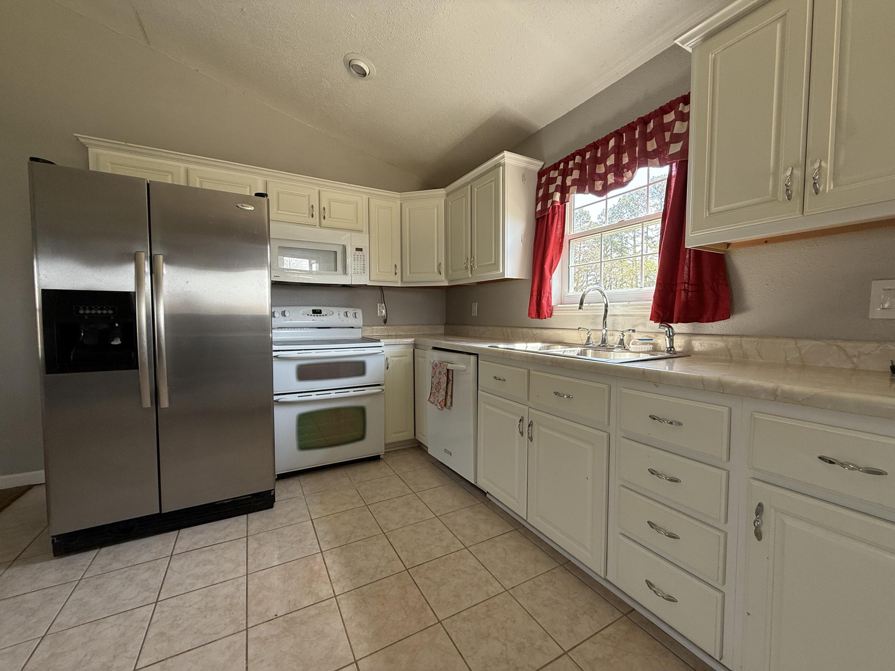 468 Martingale Drive Property Photo 4