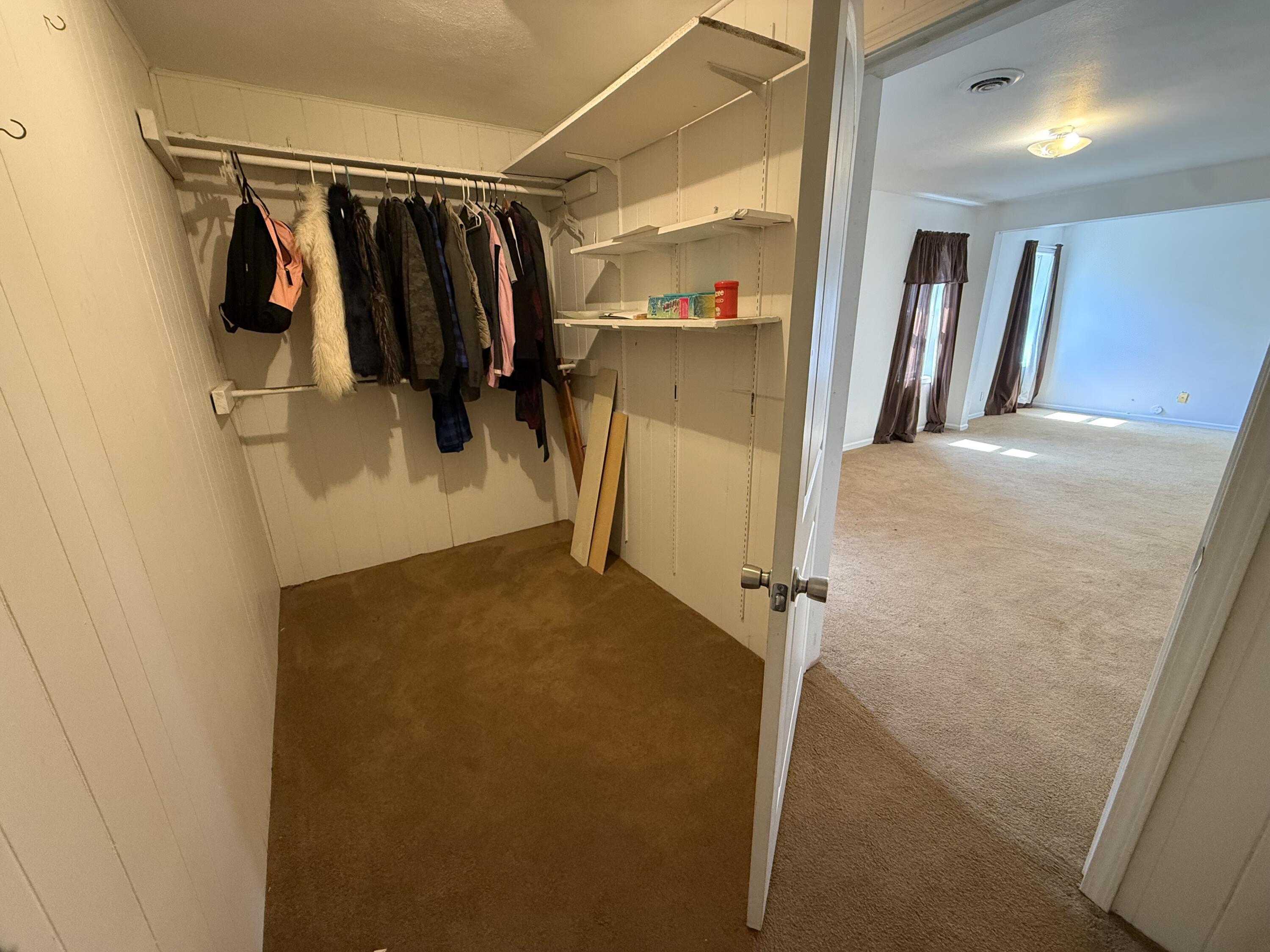 468 Martingale Drive Property Photo 28