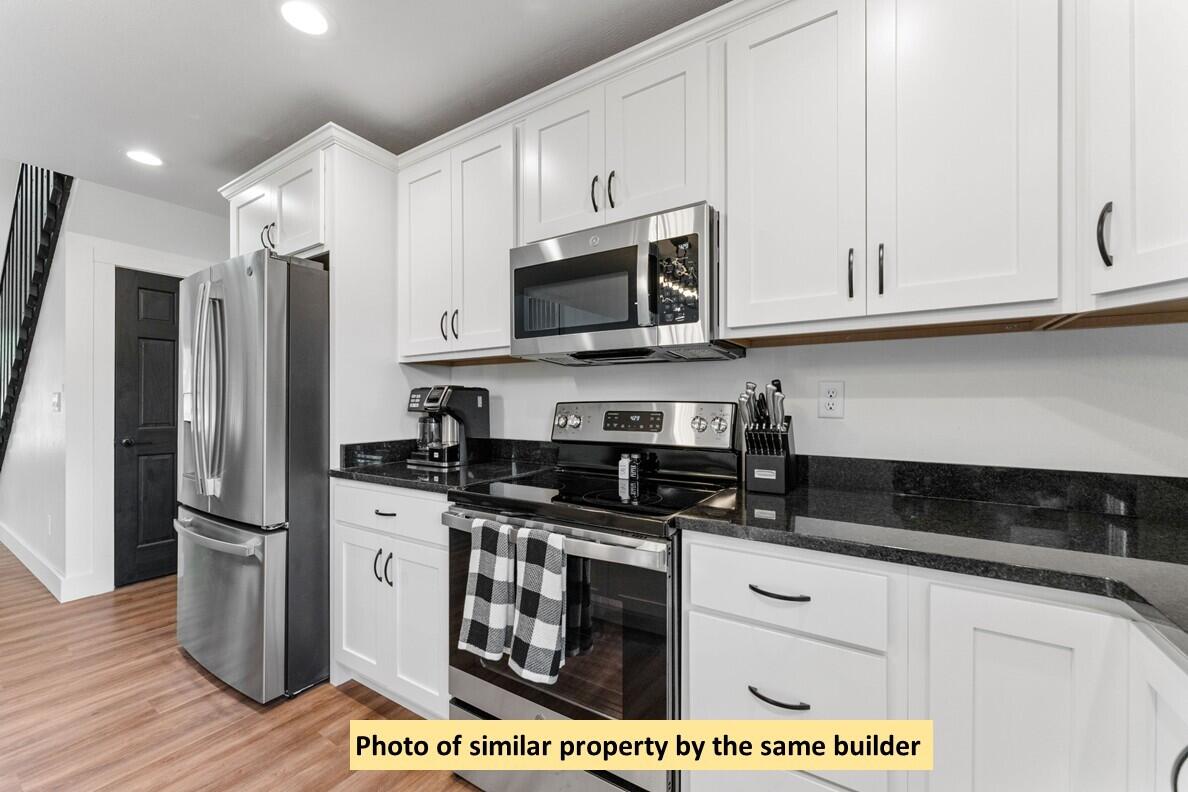 128 Poolside Way Property Photo 12