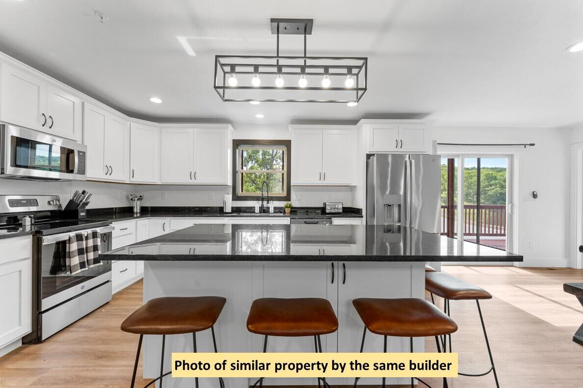 128 Poolside Way Property Photo 13