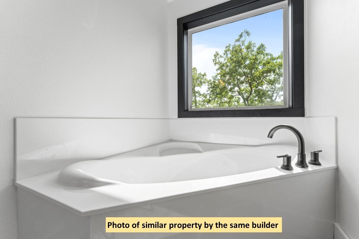 128 Poolside Way Property Photo 18