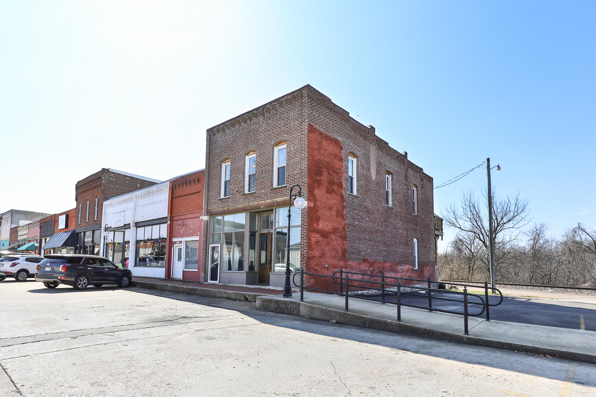 207 West Main Street Property Photo 1