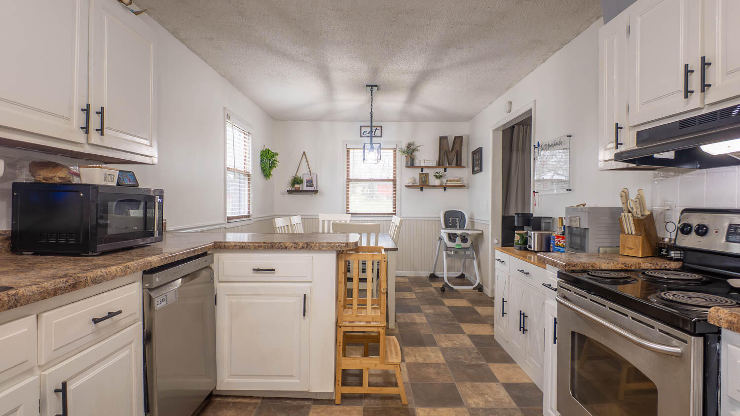 303 Washington Street Property Photo 10