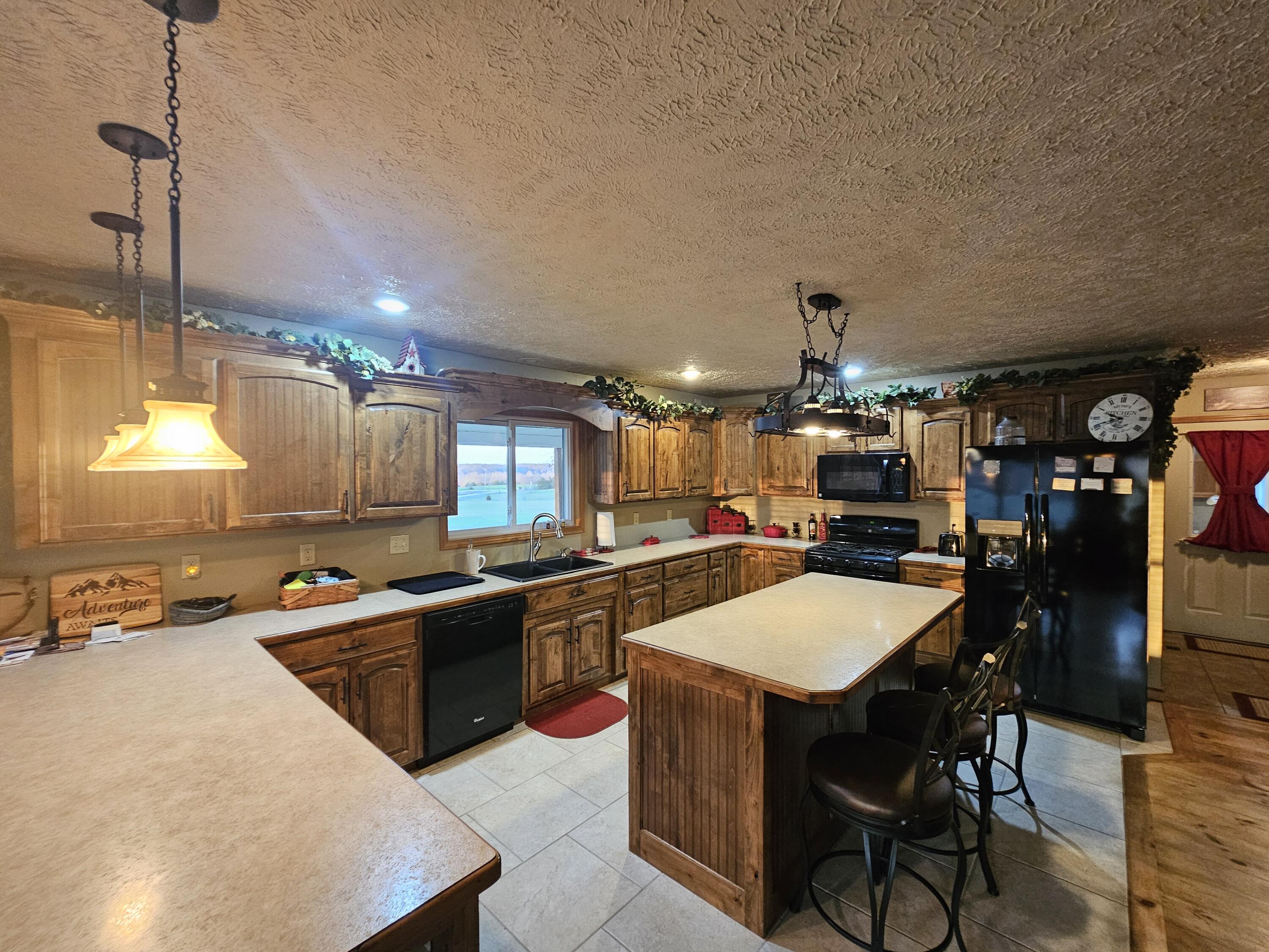 14109 Lawrence 2160 Property Photo 4