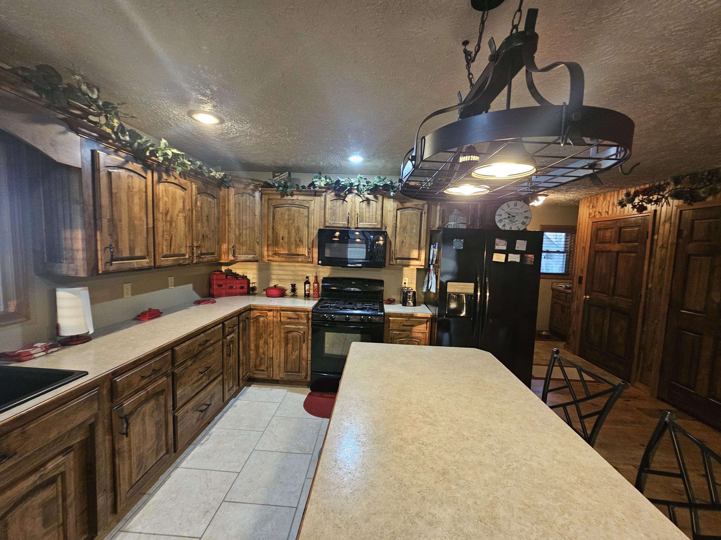 14109 Lawrence 2160 Property Photo 5