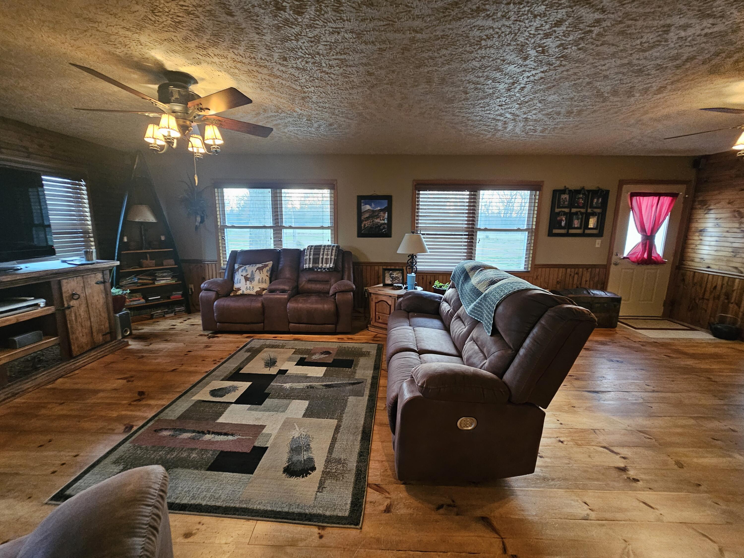 14109 Lawrence 2160 Property Photo 14