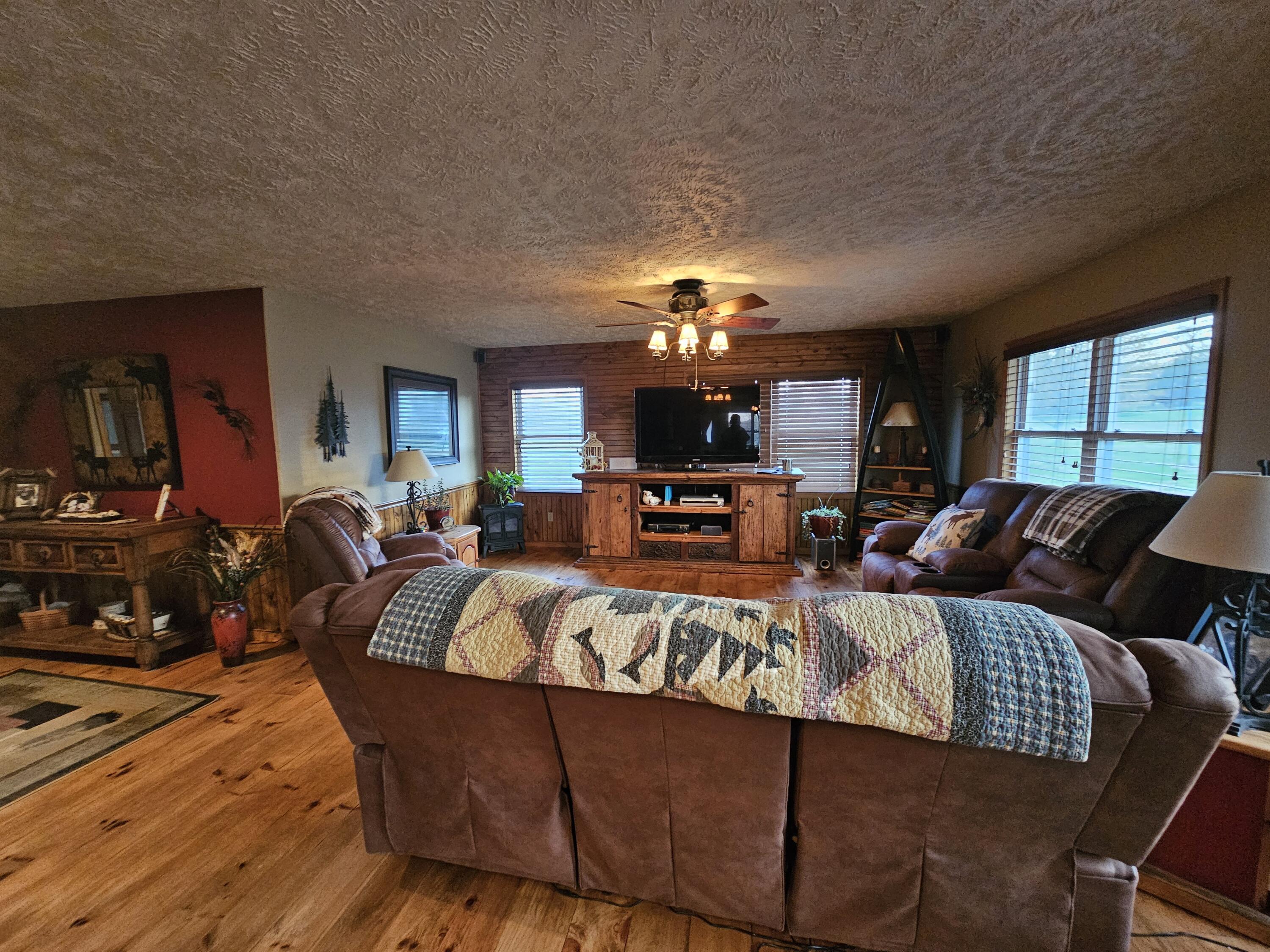 14109 Lawrence 2160 Property Photo 18