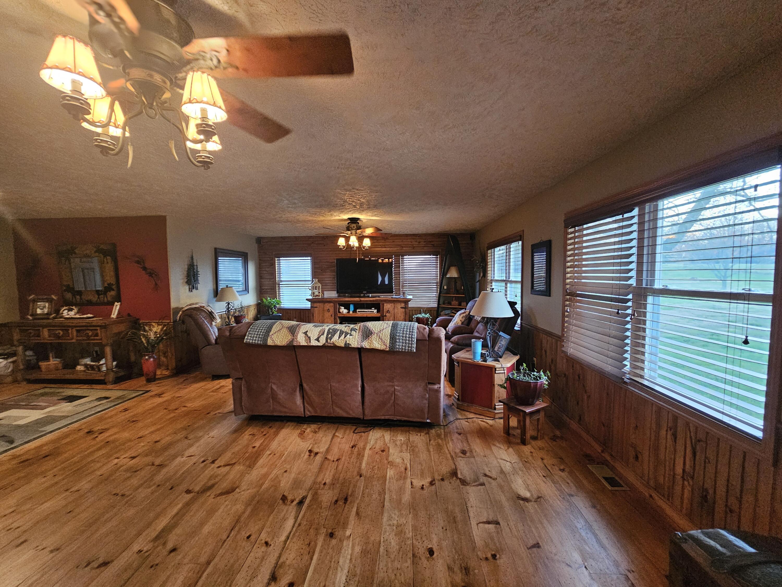 14109 Lawrence 2160 Property Photo 19