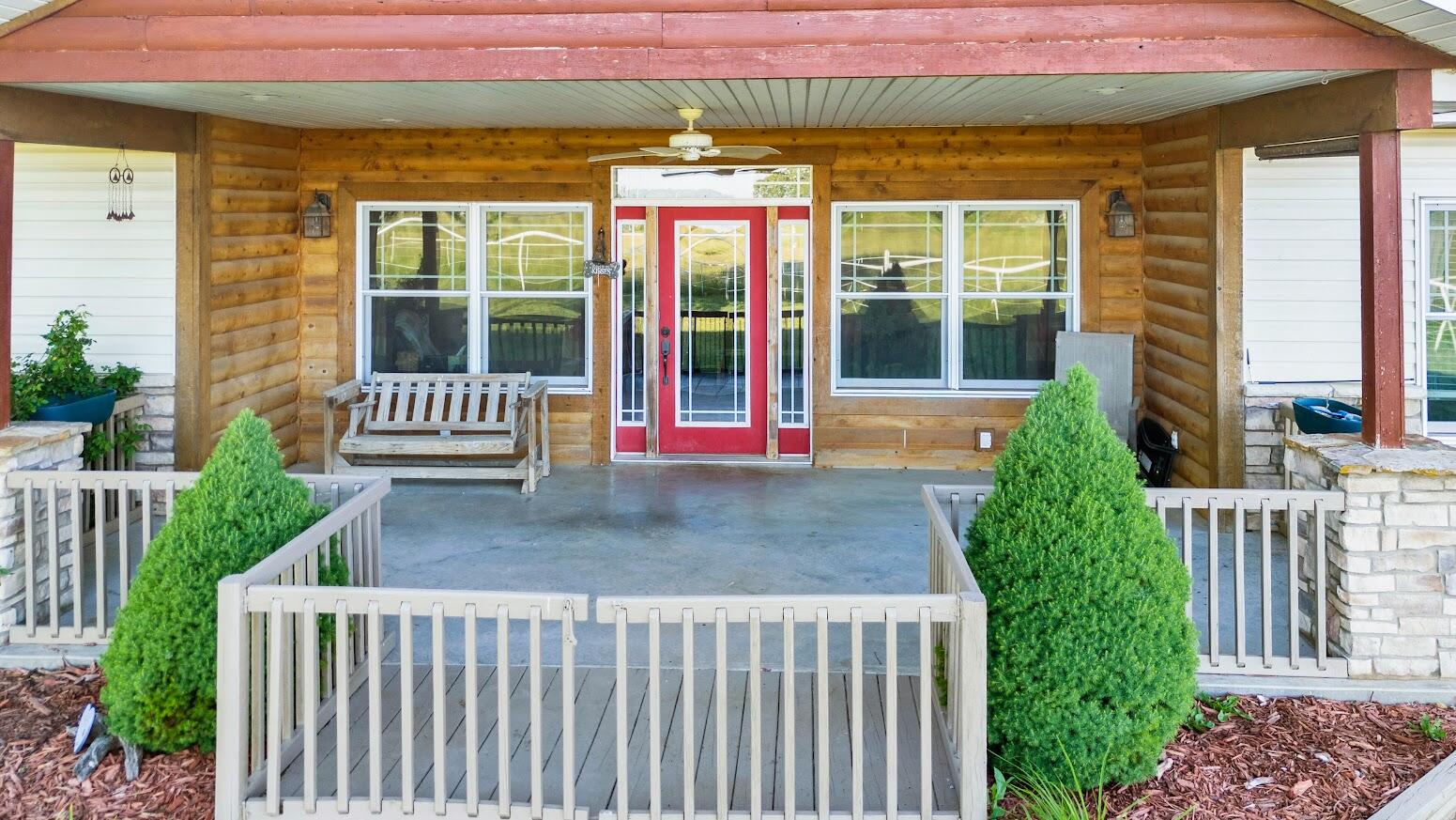 8708 Farm Road 2140 Property Photo 4