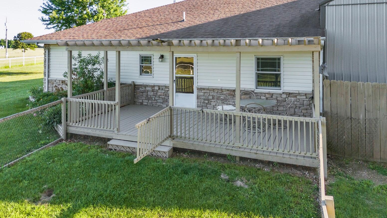 8708 Farm Road 2140 Property Photo 5