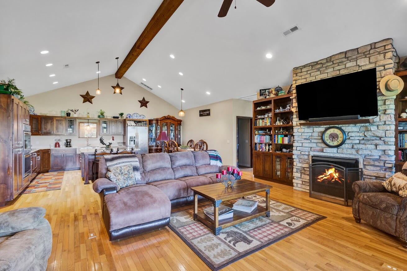 8708 Farm Road 2140 Property Photo 11