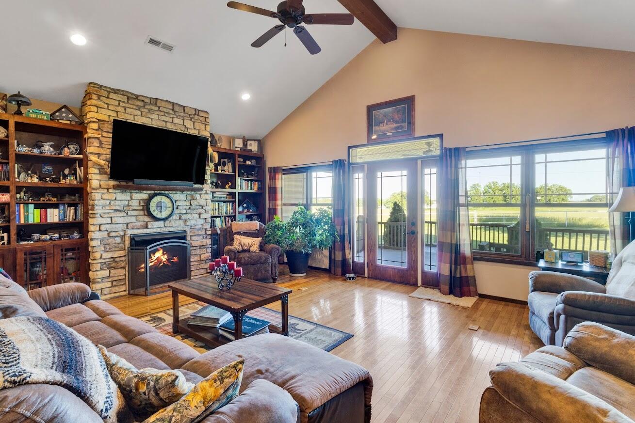 8708 Farm Road 2140 Property Photo 12