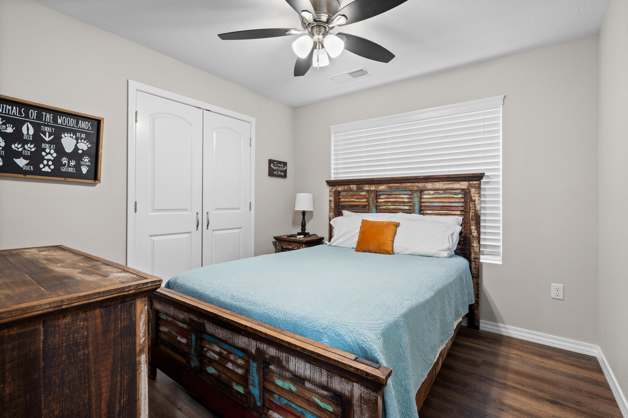 3105 South Vineyards Terrace Unit 2 Property Photo 16