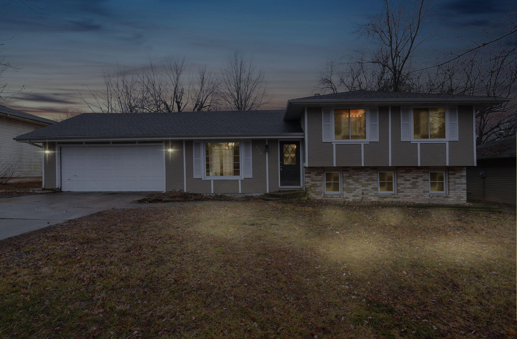2516 West Blackburn Drive Property Photo 1