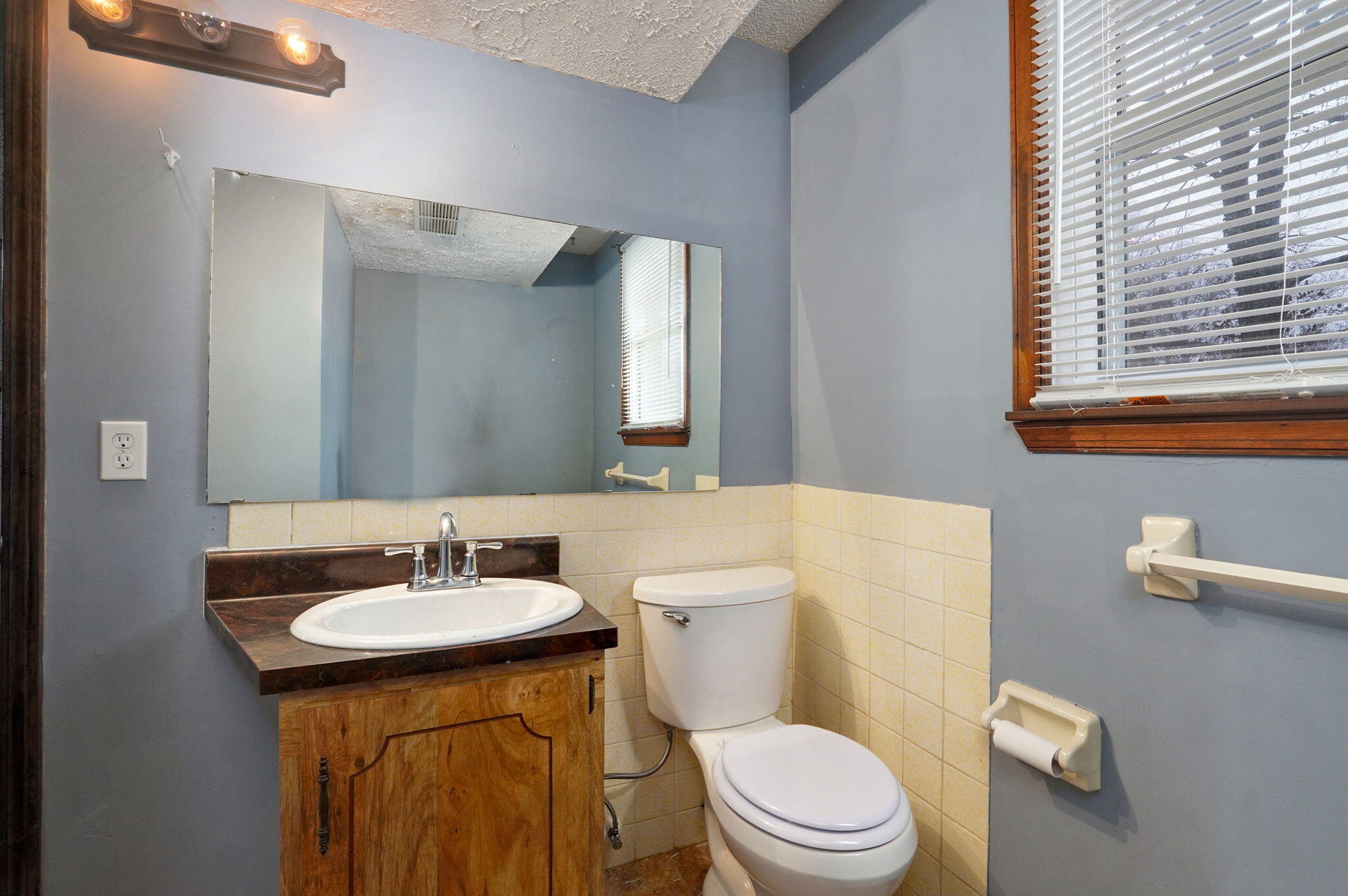 2516 West Blackburn Drive Property Photo 14