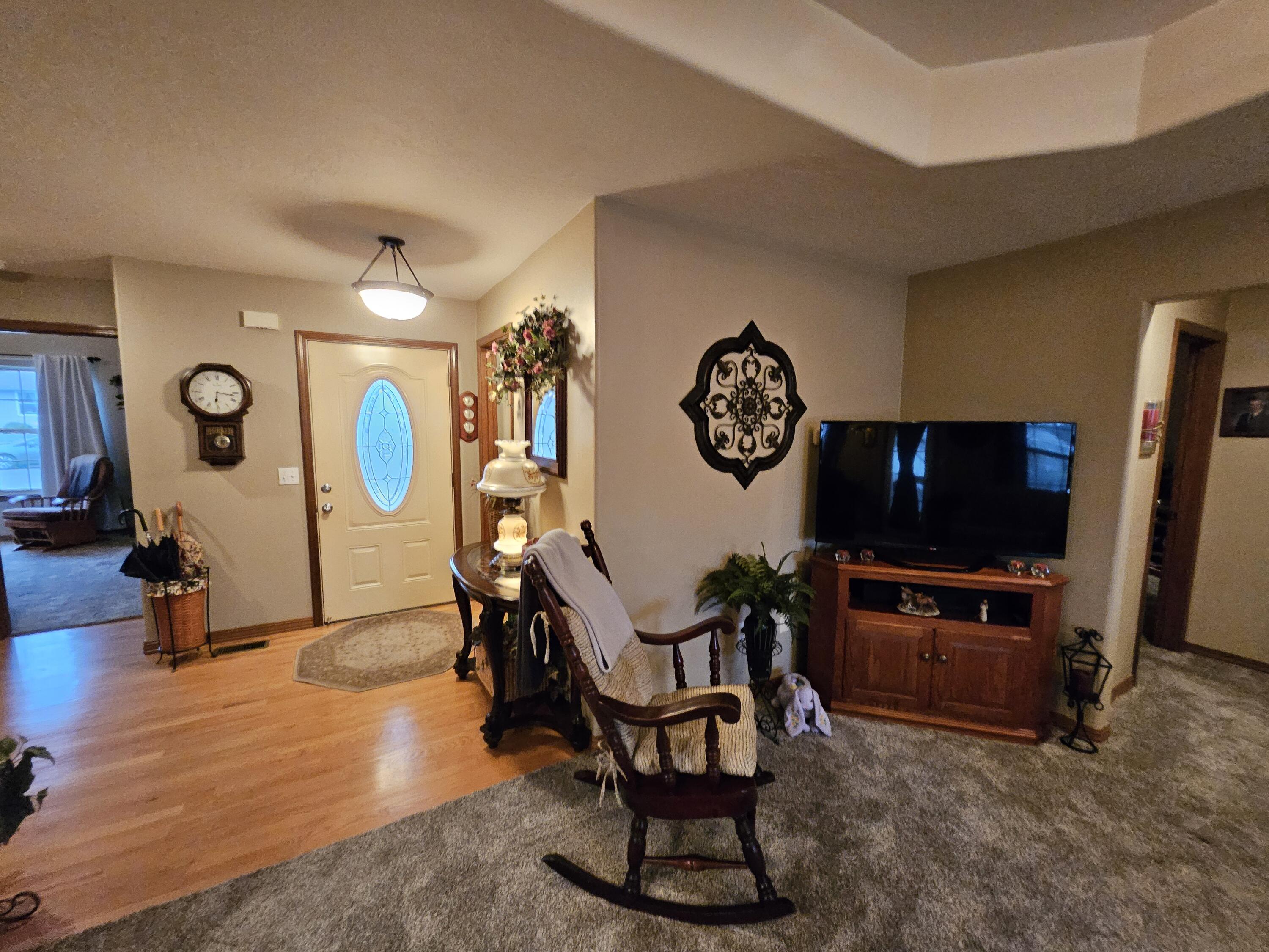 206 Prairie Lane Property Photo 8