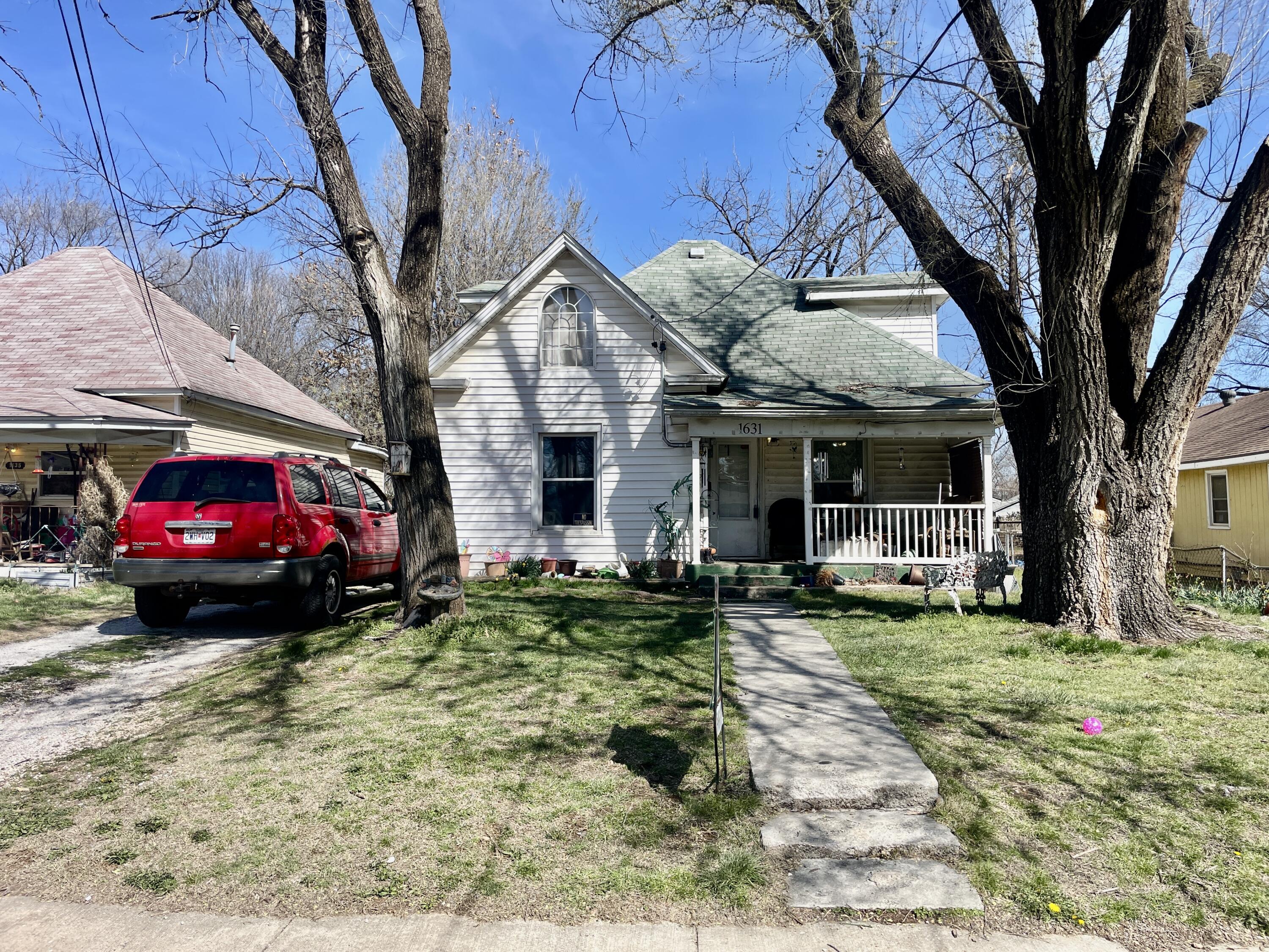 1631 West Lee Street Property Photo 1