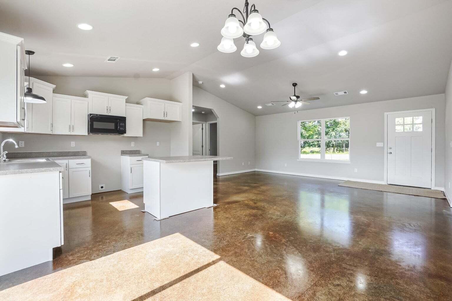 2502 Property Photo 6