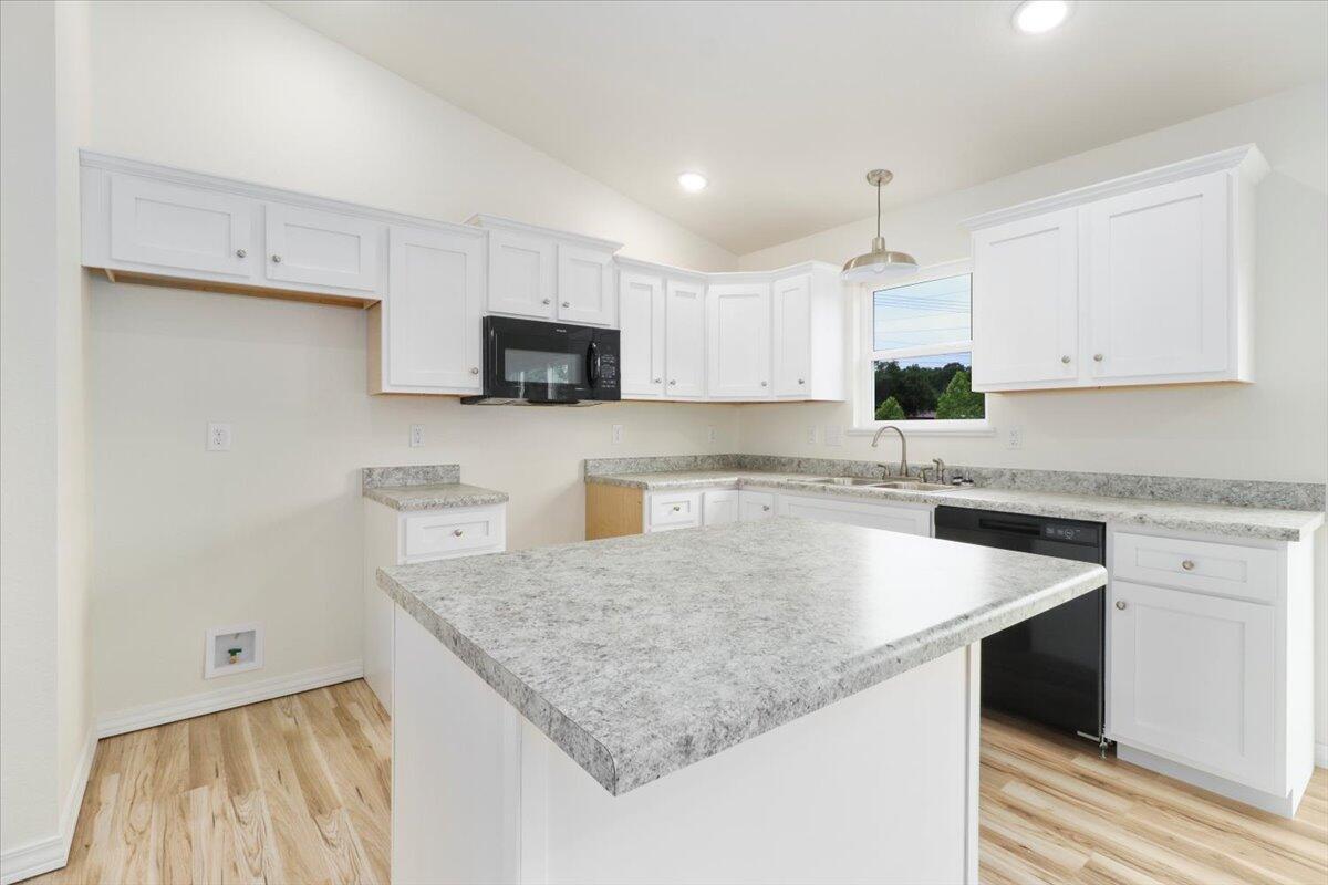 2502 Property Photo 26