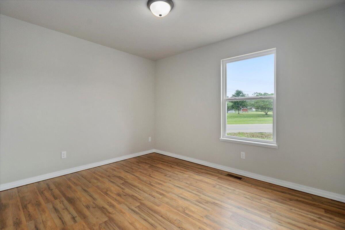2502 Property Photo 21