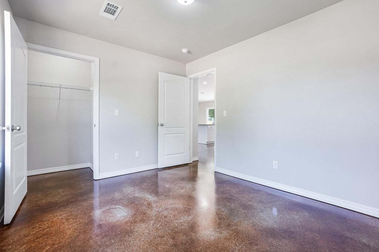 2503 Property Photo 10