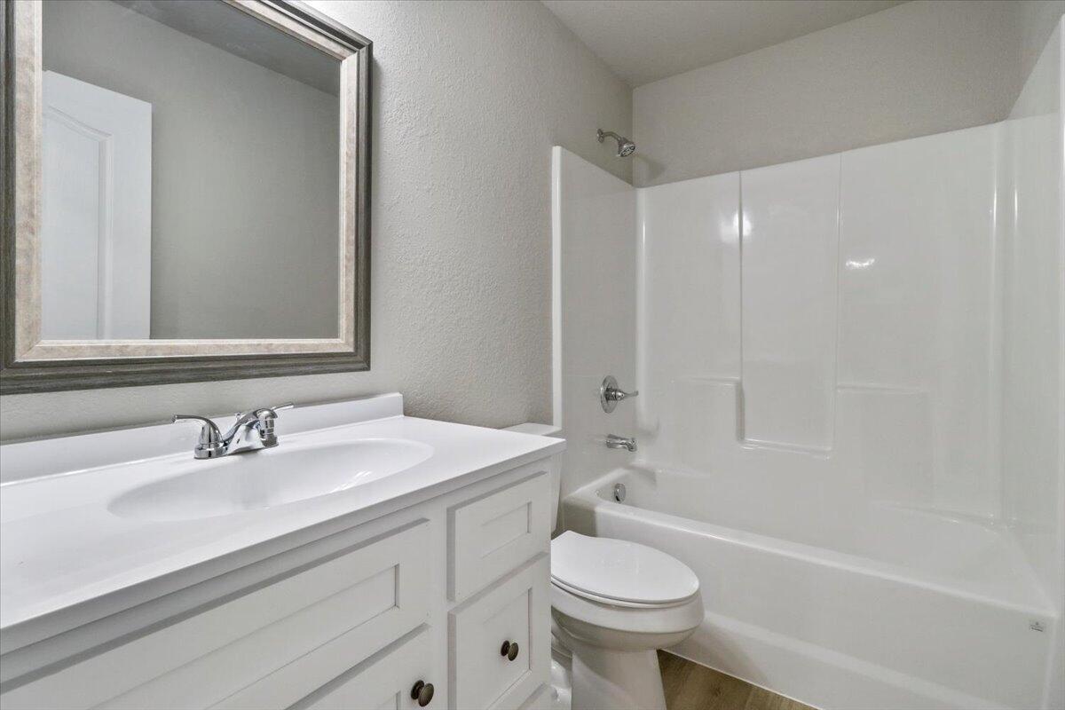 2503 Property Photo 22
