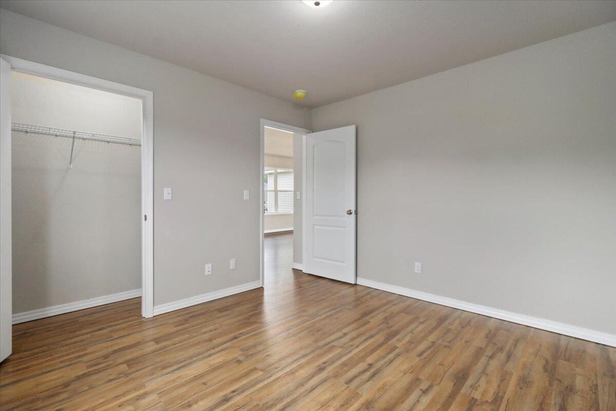 2503 Property Photo 23