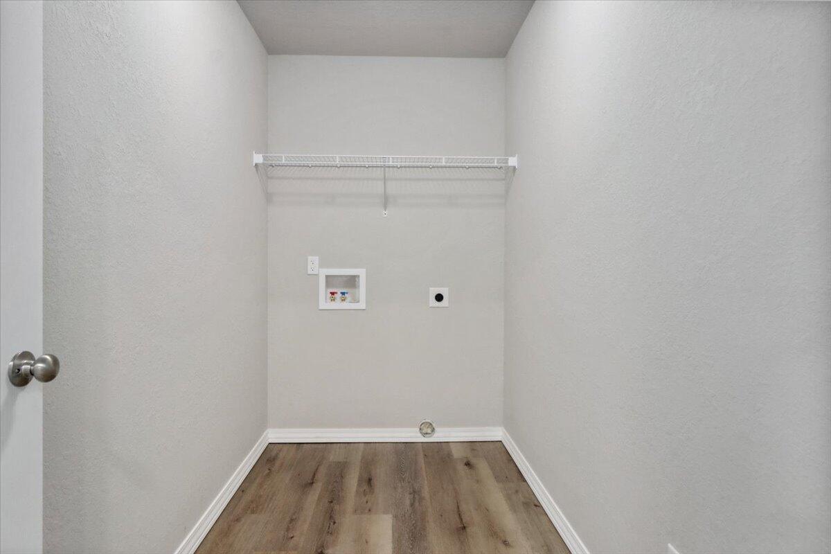 2503 Property Photo 24