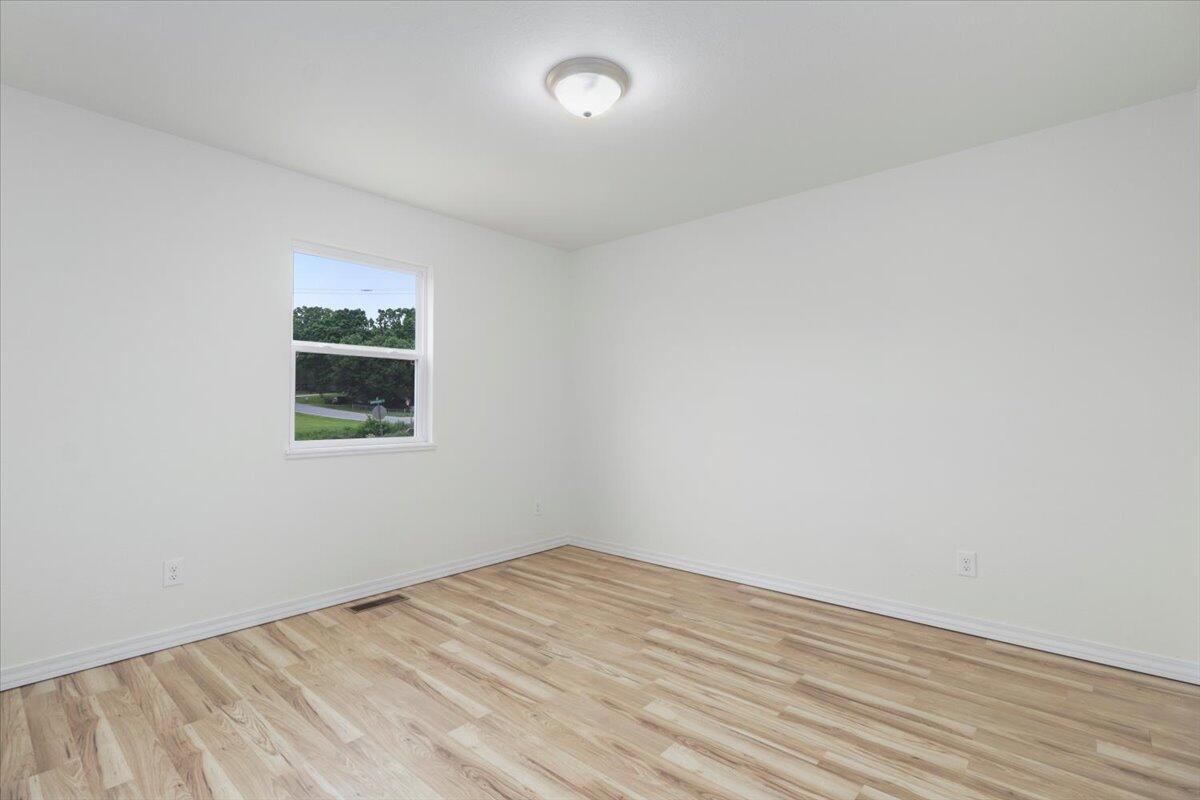 2503 Property Photo 36