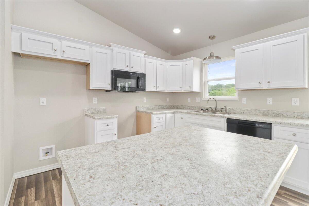 2503 Property Photo 43