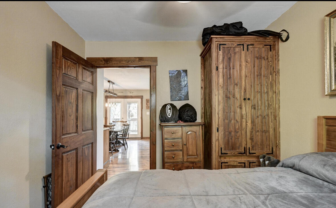 22351 South 672 Road Property Photo 9