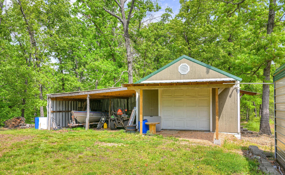 22351 South 672 Road Property Photo 19