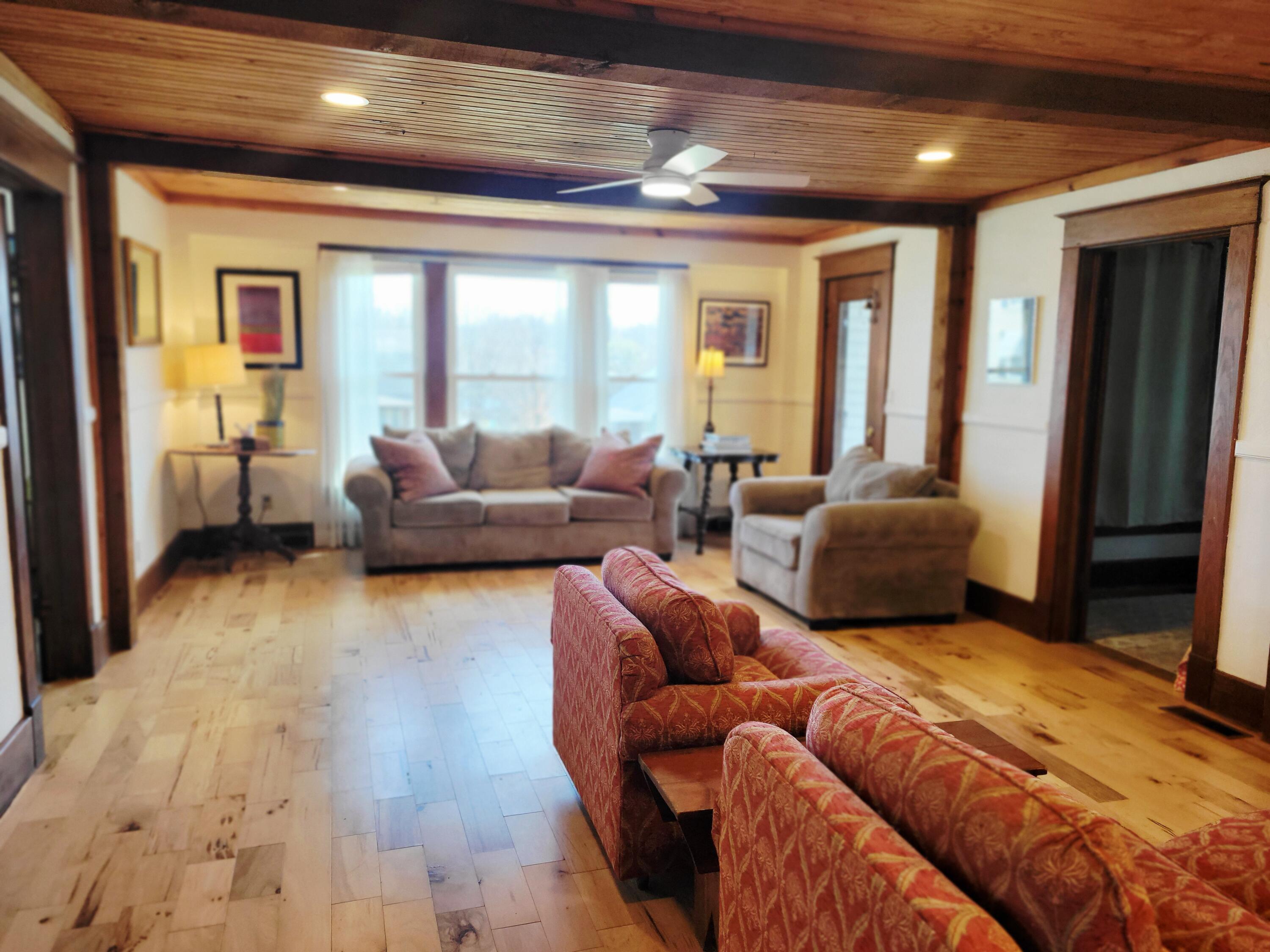 401 South Street Property Photo 6