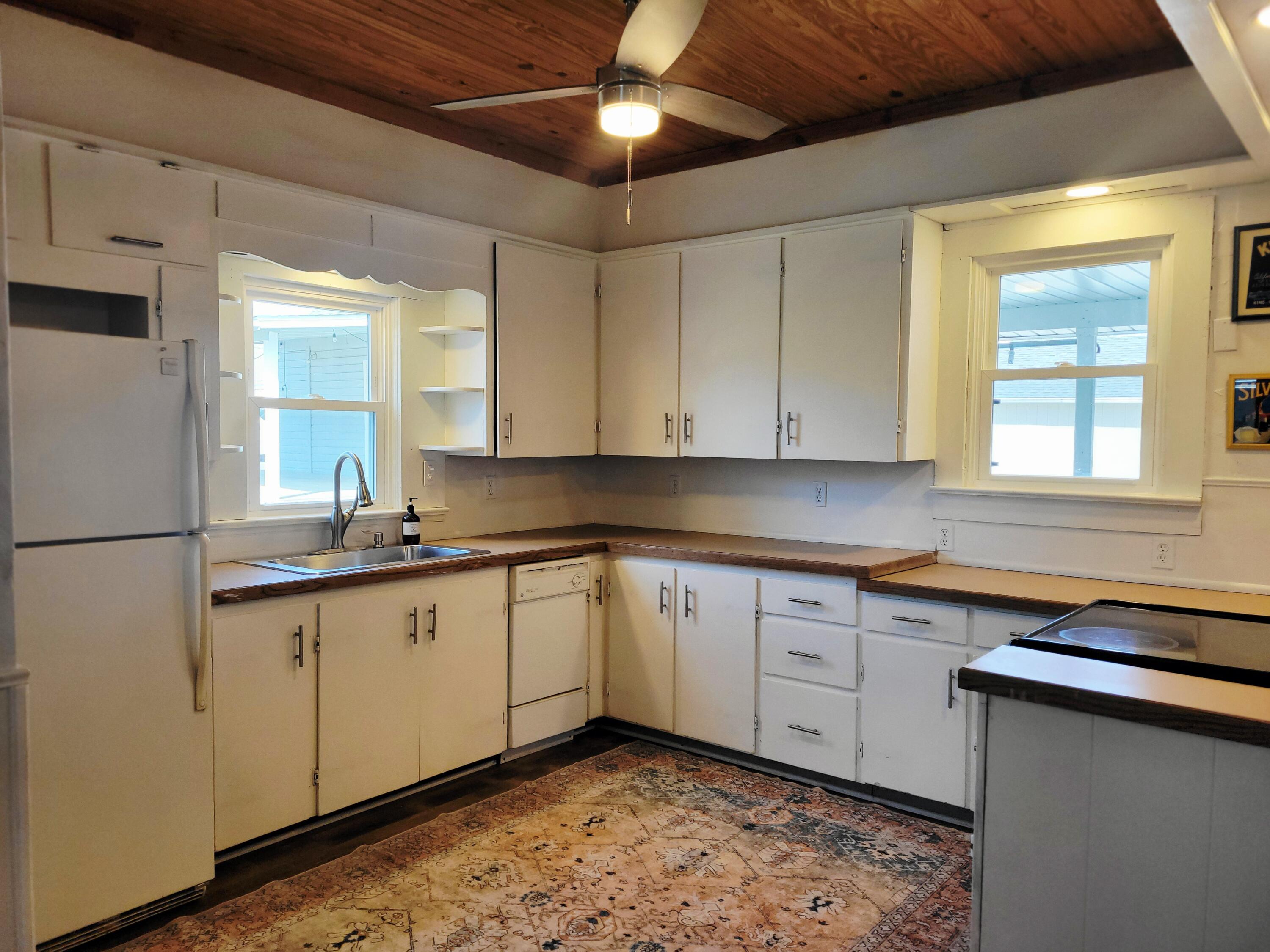 401 South Street Property Photo 14