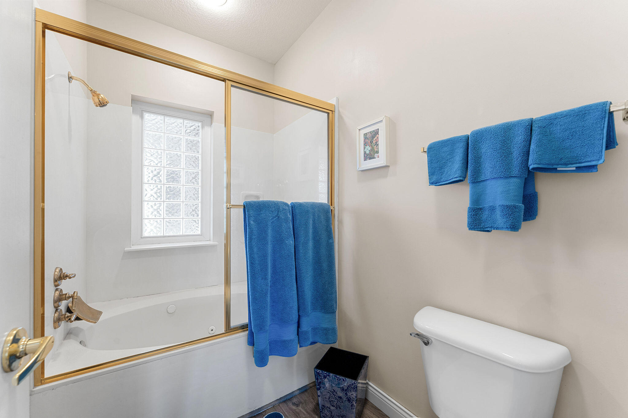 680 Emerald Pointe Drive 1 Property Photo 14