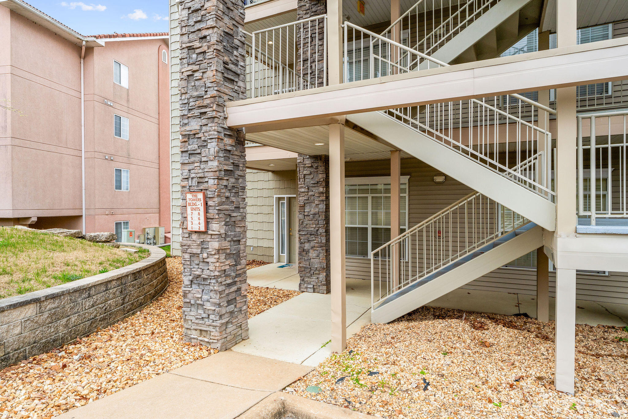 680 Emerald Pointe Drive 1 Property Photo 32