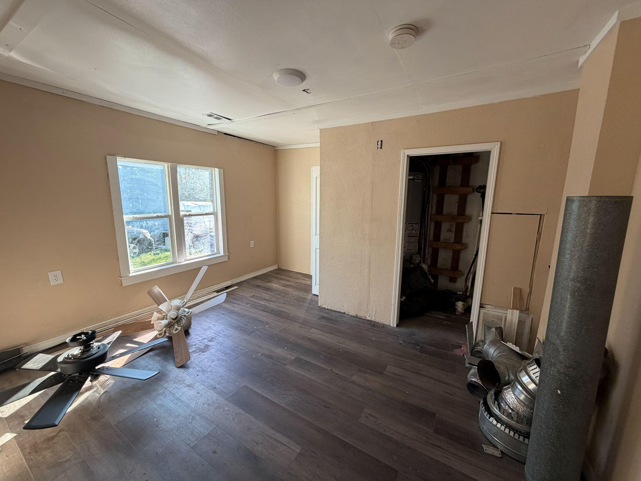 2243 North Taylor Avenue Property Photo 6