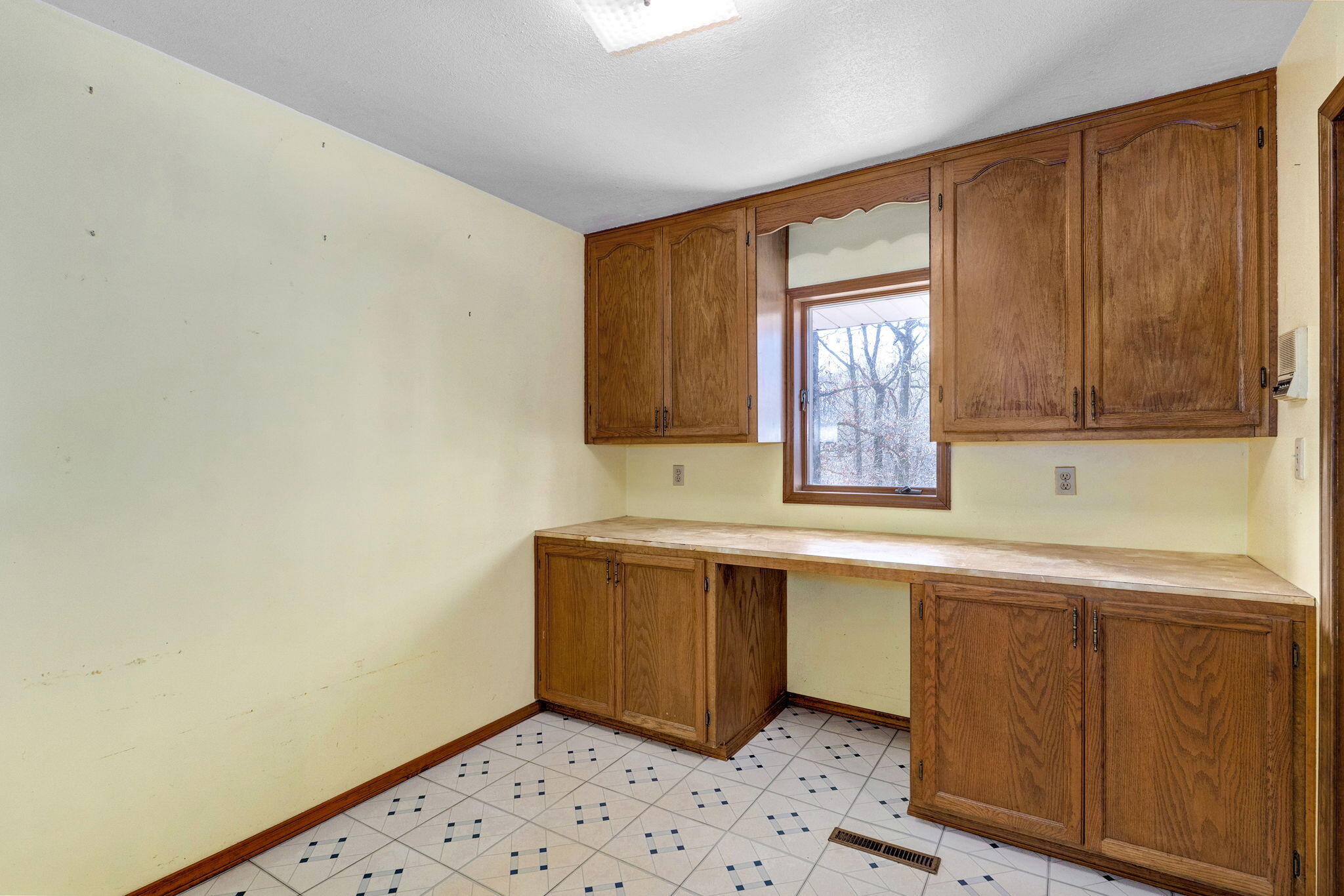 12432 Lawrence 2137 Property Photo 28