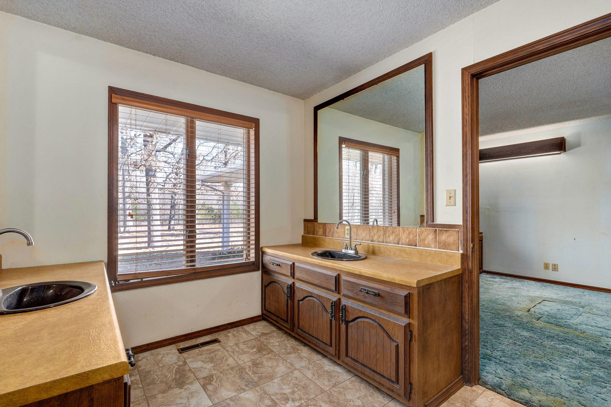 12432 Lawrence 2137 Property Photo 36