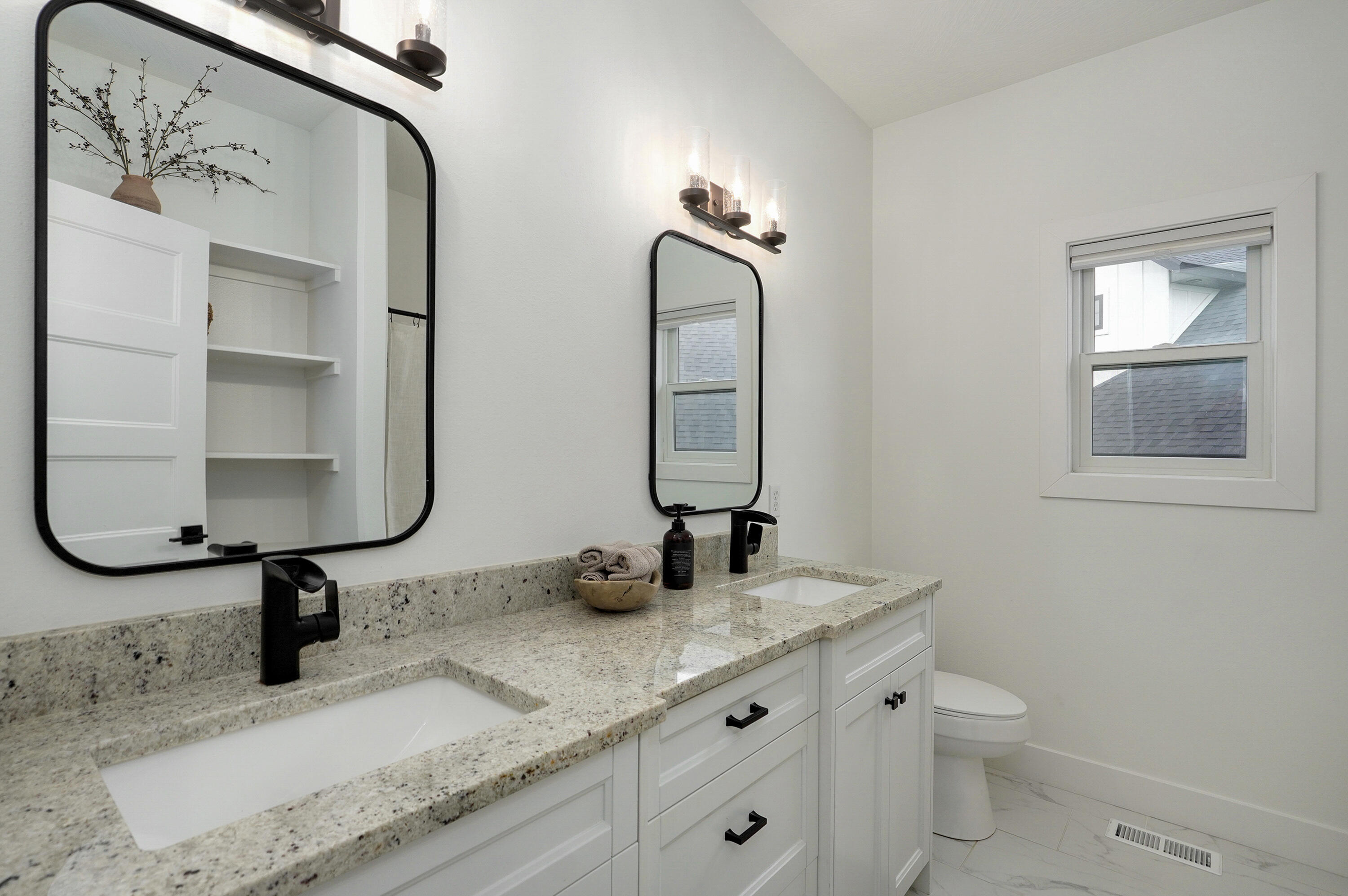 870 East Emerald Terrace Property Photo 24