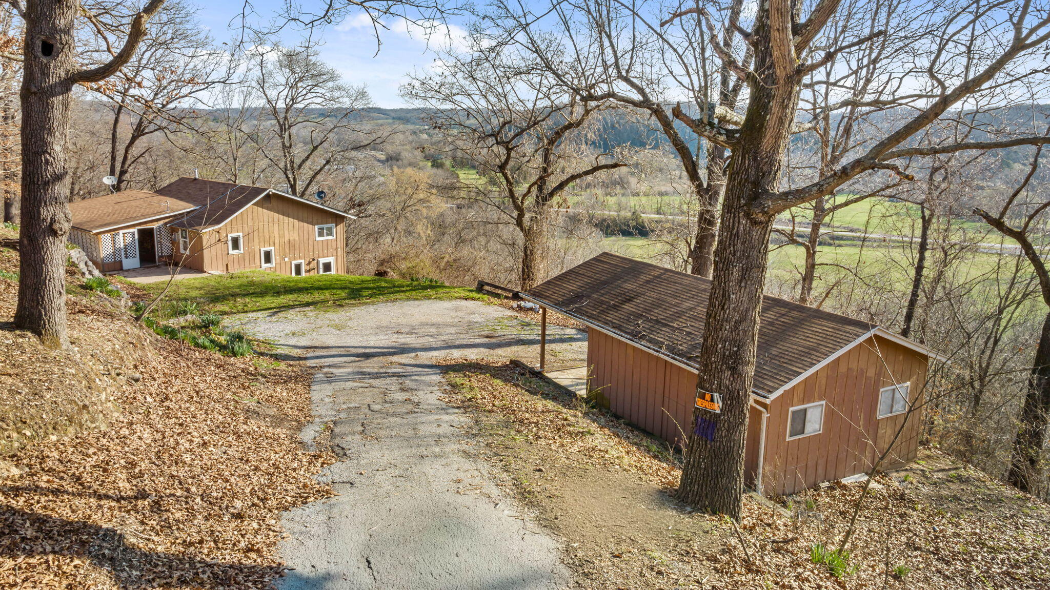 300 Summit Lane Property Photo 3
