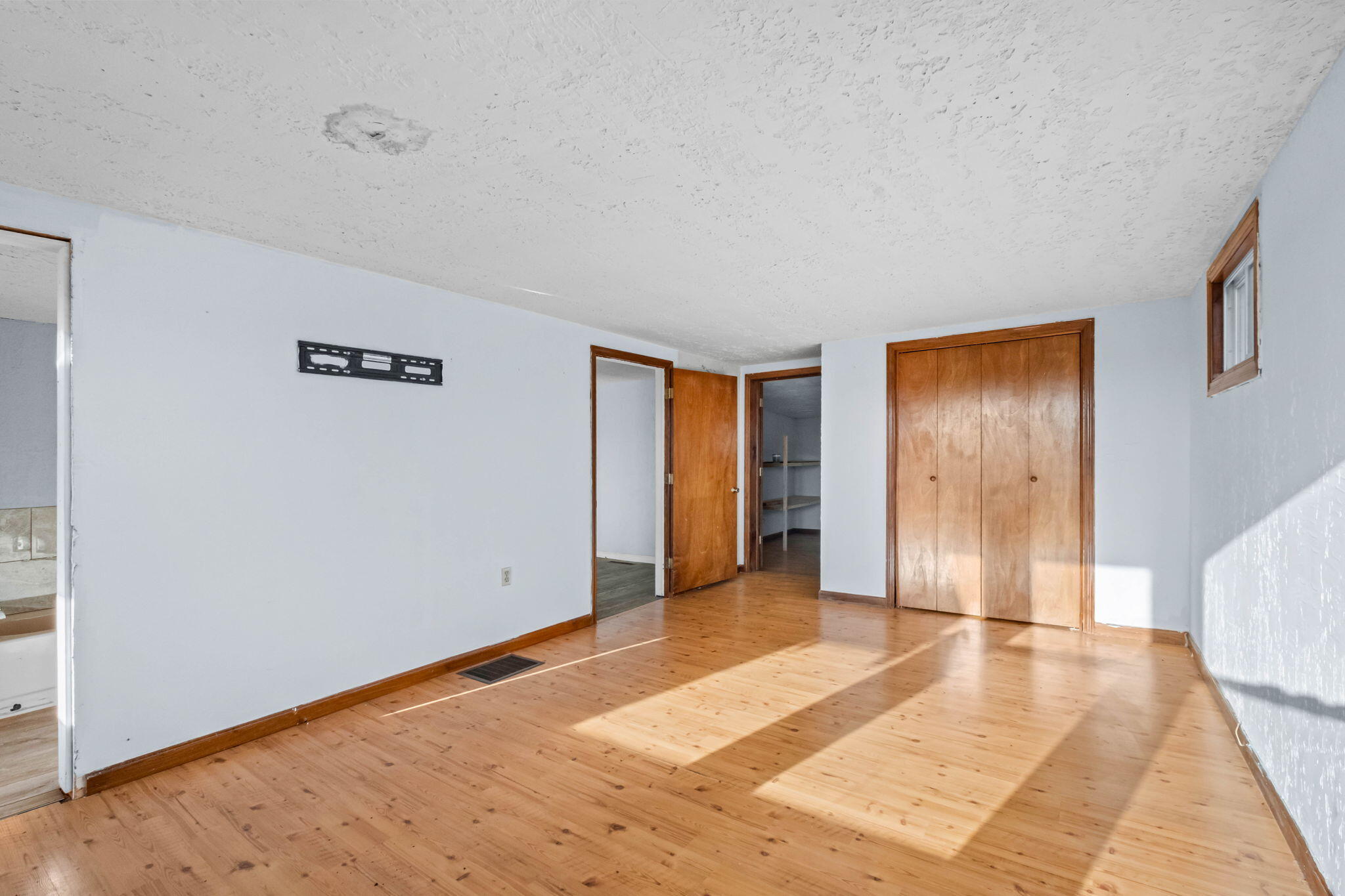 300 Summit Lane Property Photo 18