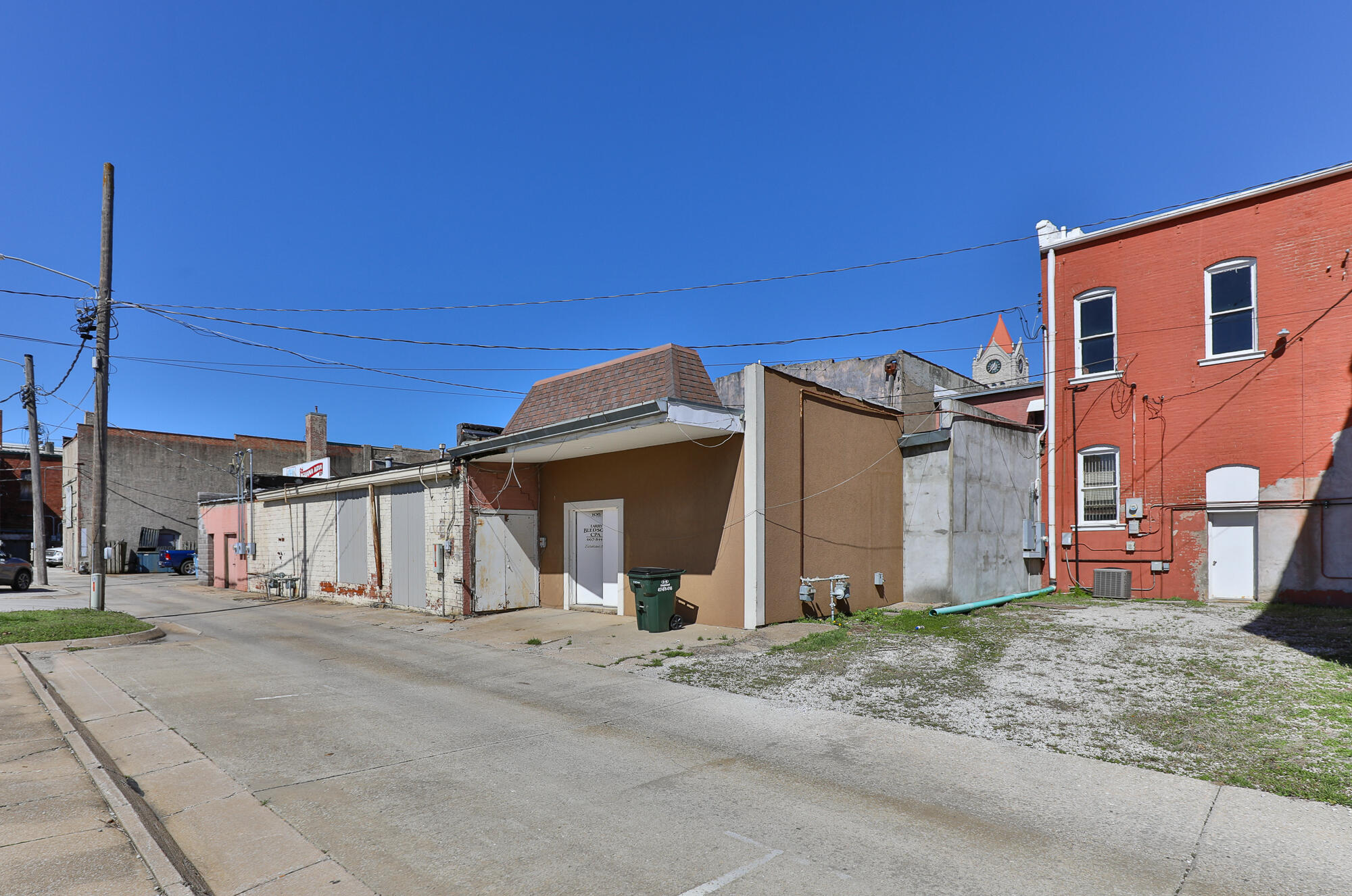 105 West Cherry Street Property Photo 52