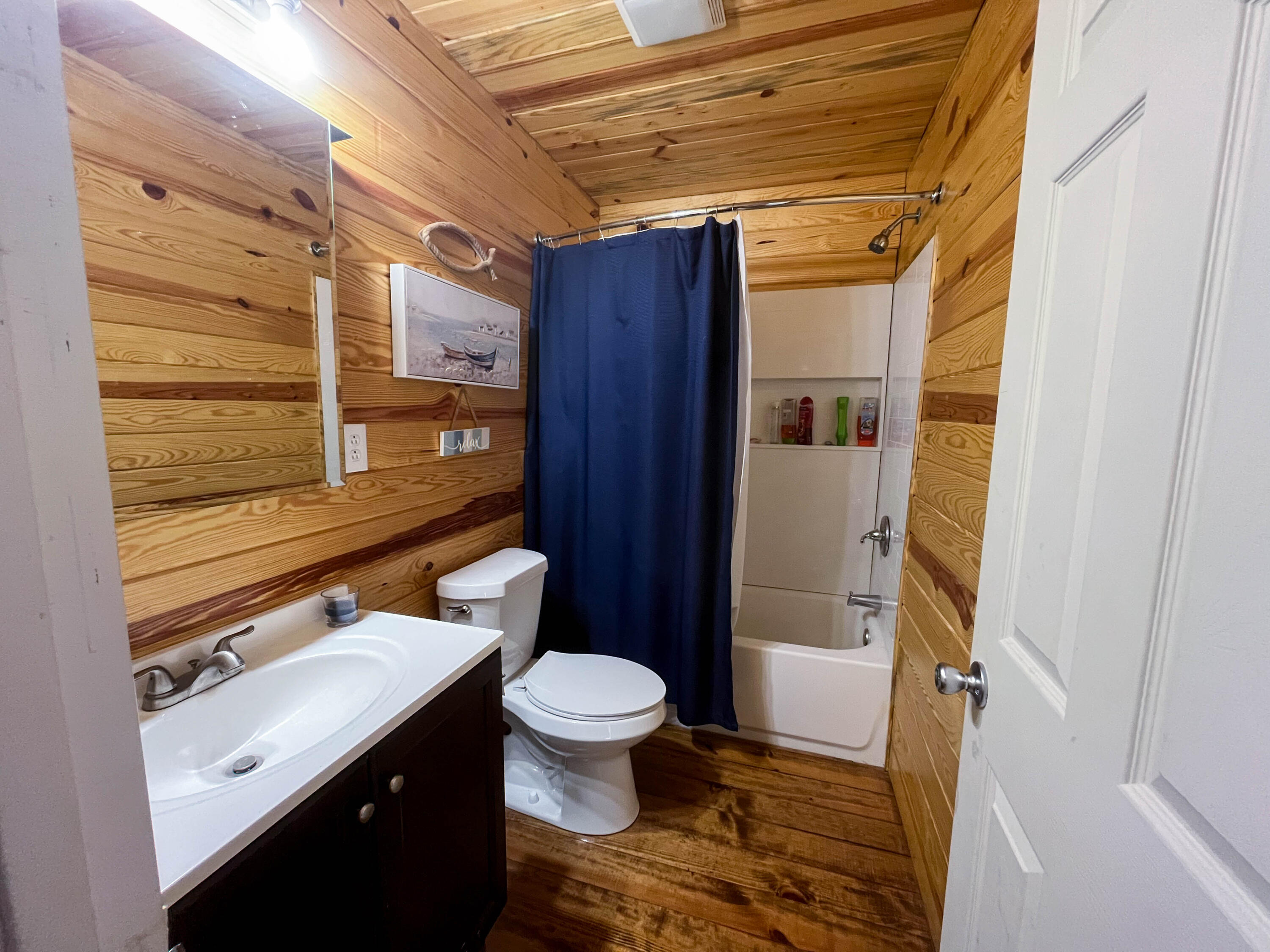 213 Spring Lake Drive Property Photo 10